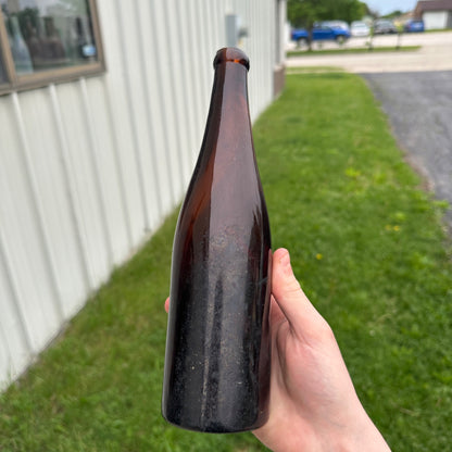 VINTAGE WEST BEND LITHIA CO EMBOSSED BEER BOTTLE WEST BEND WI Blob