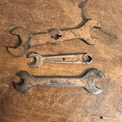 VINTAGE INDIAN MOTOCYCLES OPEN END MOTORCYCLE WRENCH W/ (2) INDESTRO