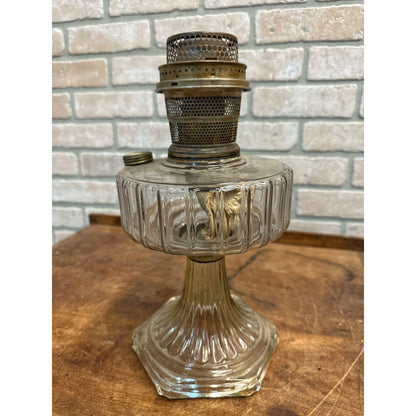 VINTAGE 1935 - 1936 ALADDIN CLEAR CORINTHIAN KEROSENE LAMP MODEL B BURNER