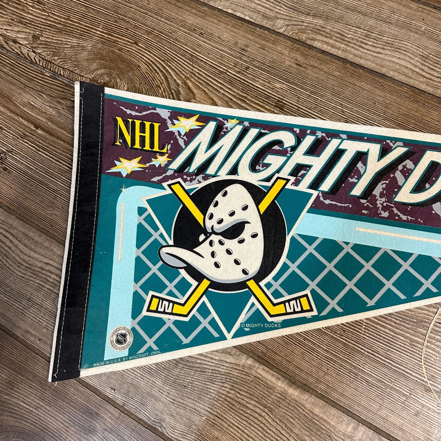 NHL MIGHTY DUCKS VINTAGE 90S HOCKEY SPORTS PENNANT WINCRAFT MADE IN USA