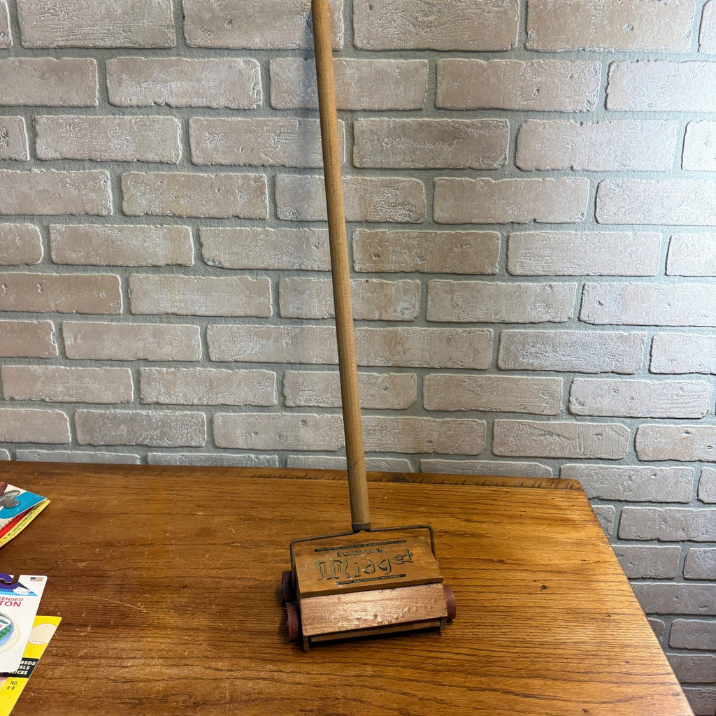 Antique Salesman Sample Child Midget Wood Bissell Sweeper Vacuum Cleaner Toy