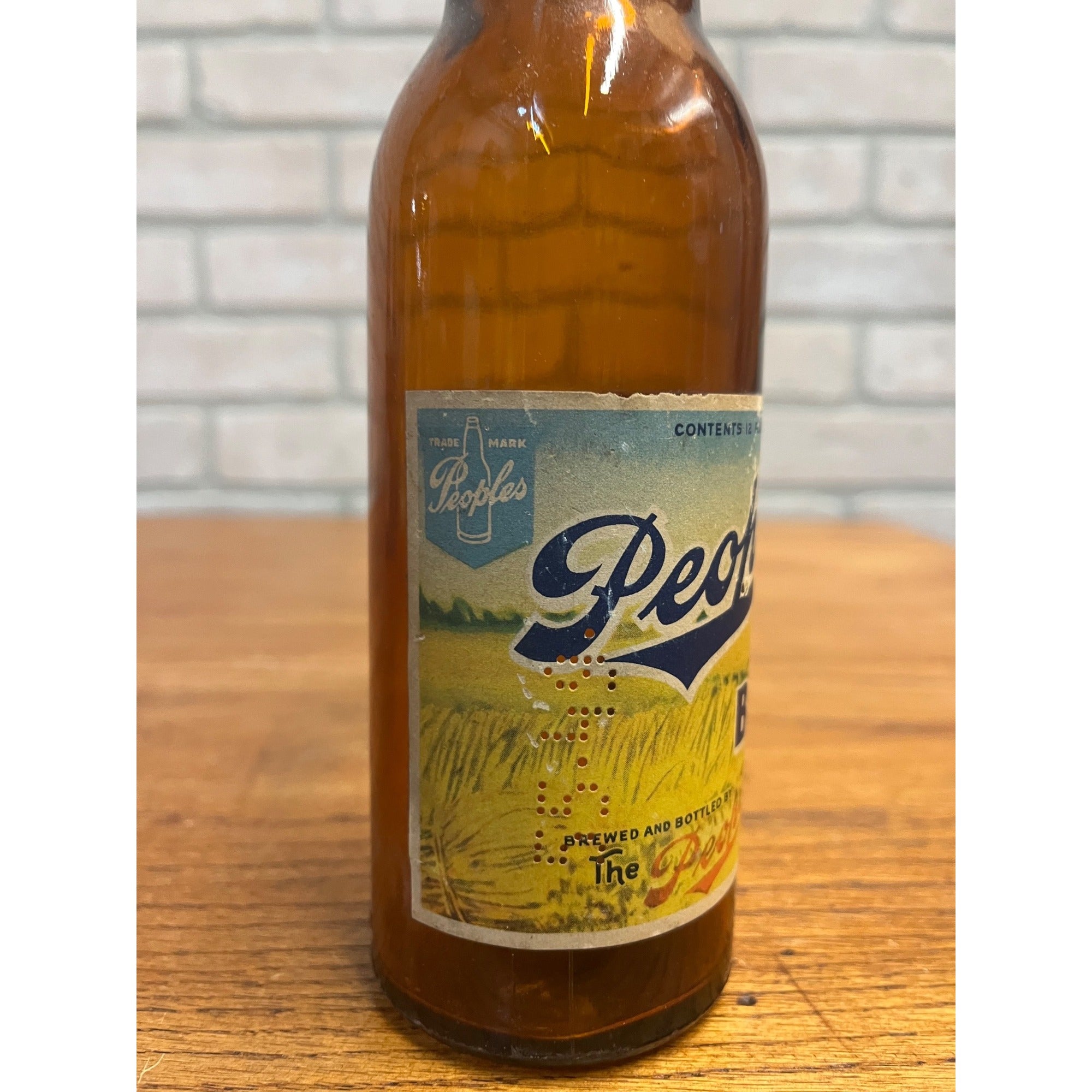 Vintage People's Brewing Co. Beer Oshkosh Wisconsin IRTP Label Bottle 12oz Wis