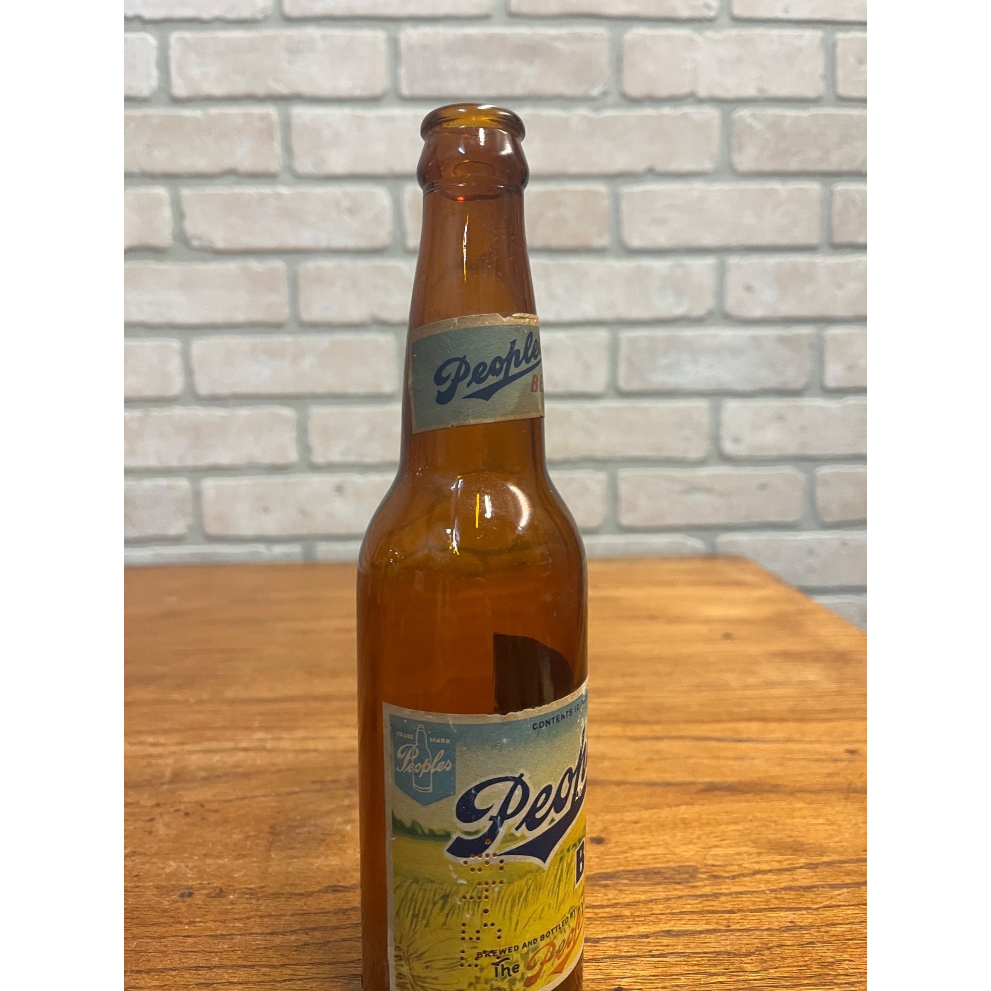 Vintage People's Brewing Co. Beer Oshkosh Wisconsin IRTP Label Bottle 12oz Wis