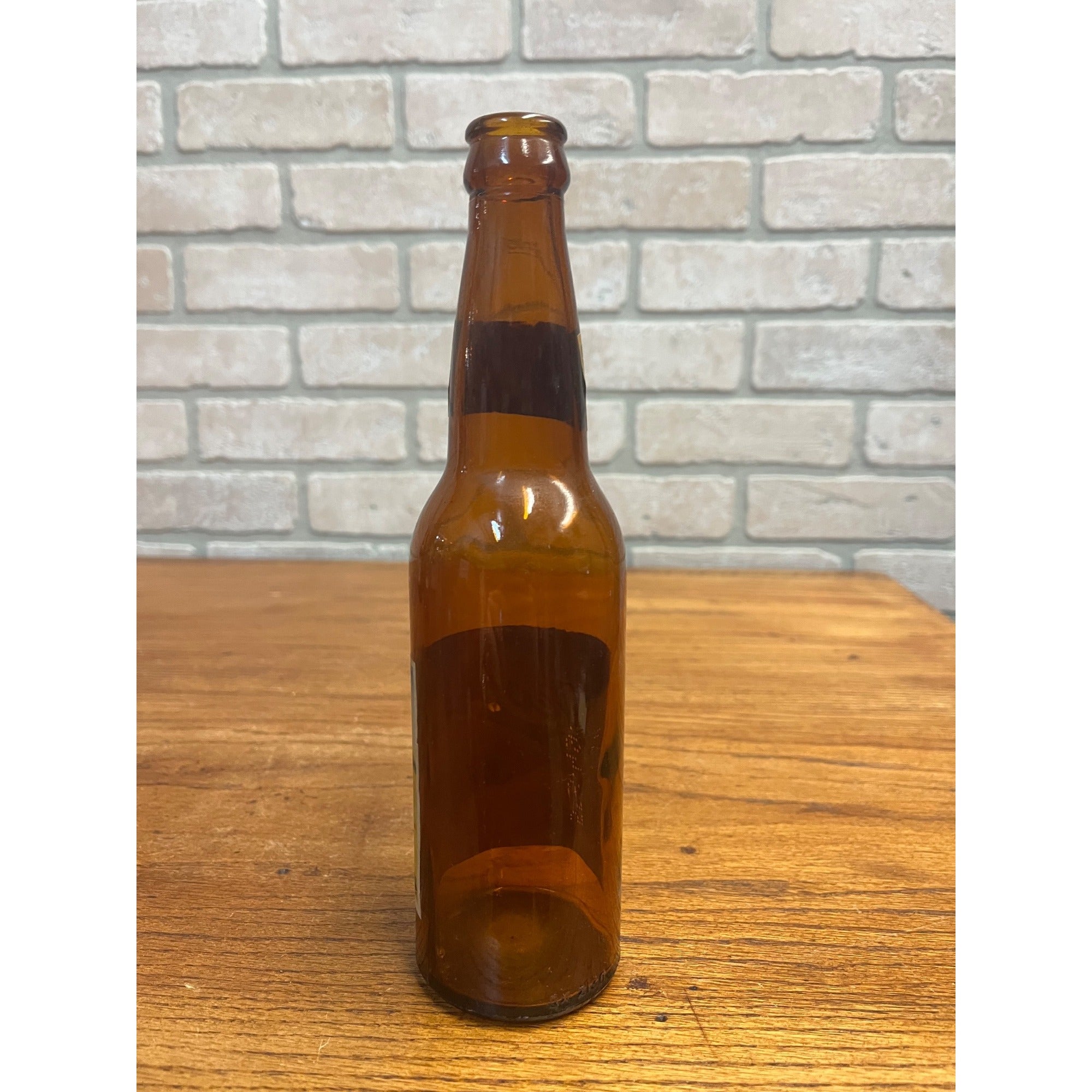 Vintage People's Brewing Co. Beer Oshkosh Wisconsin IRTP Label Bottle 12oz Wis