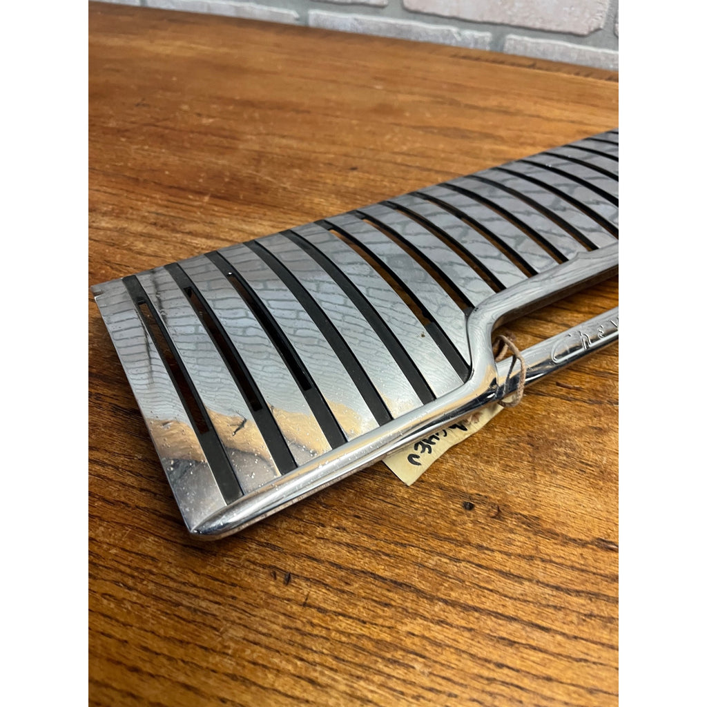 1951 1952 Chevrolet Center Dash Trim Speaker Grille Genuine GM #106
