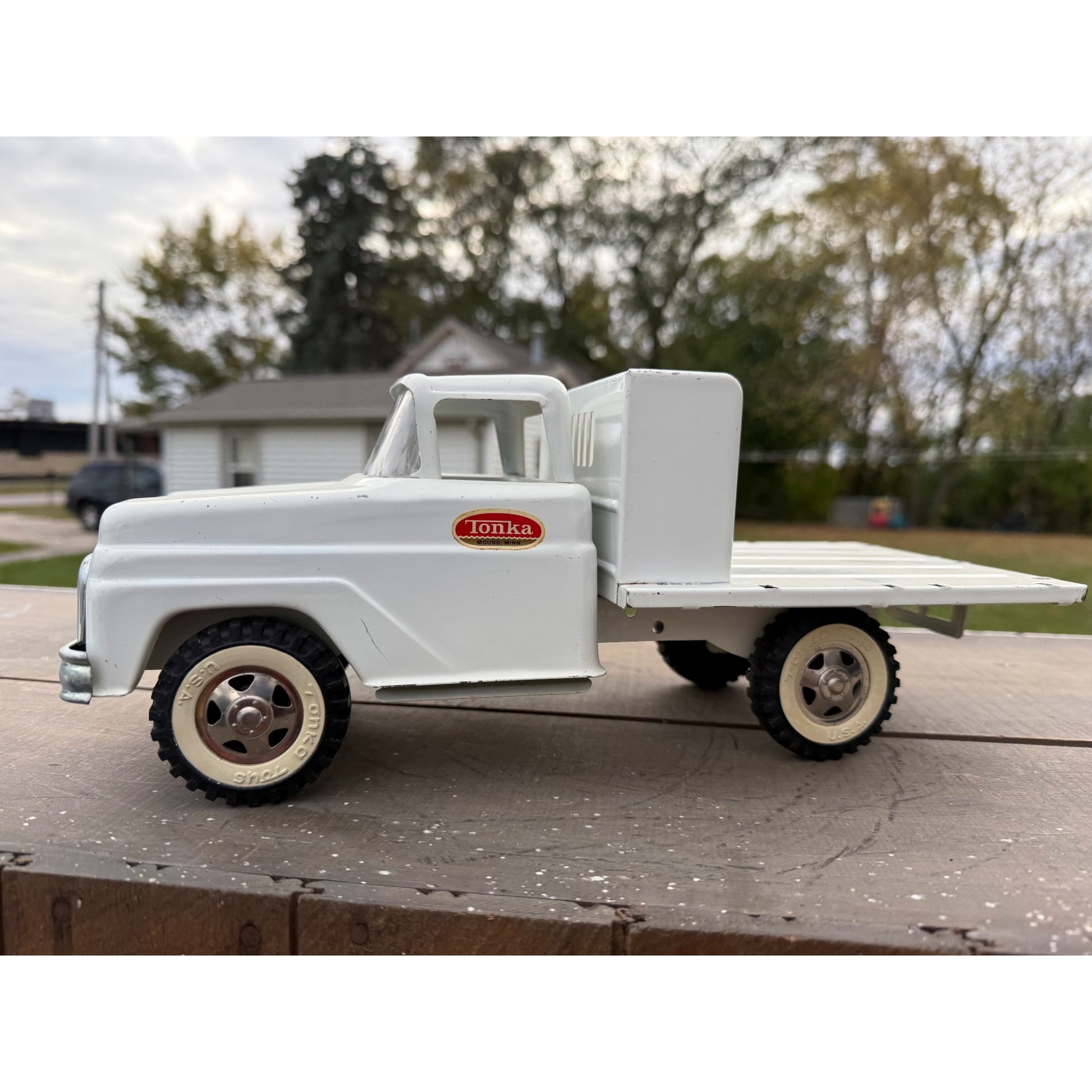 Vintage  Tonka White Farm Truck Stake Bed 14" Pressed Steel Toy