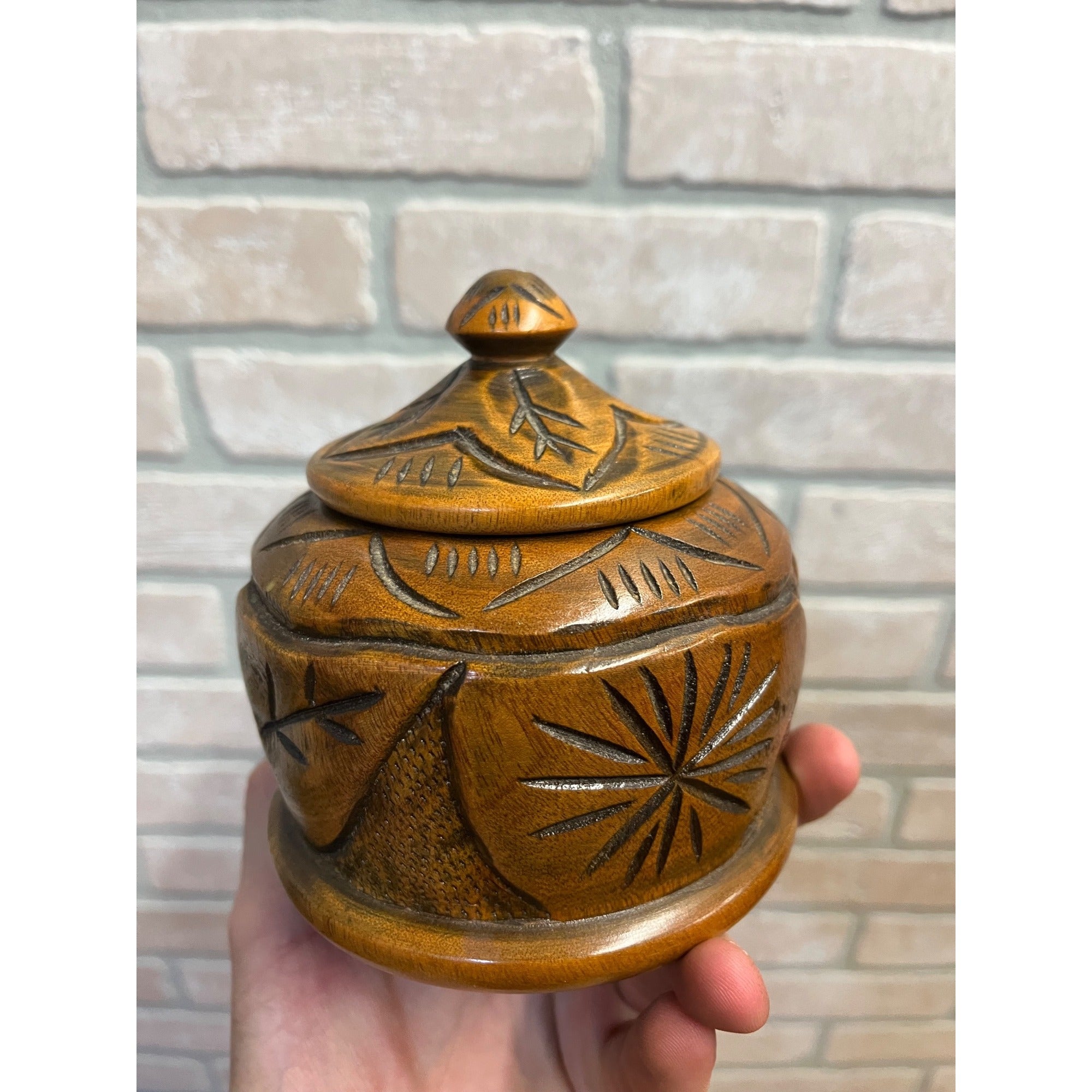Vintage Wooden Carved Trinket Box With Lid Leaf Decoration