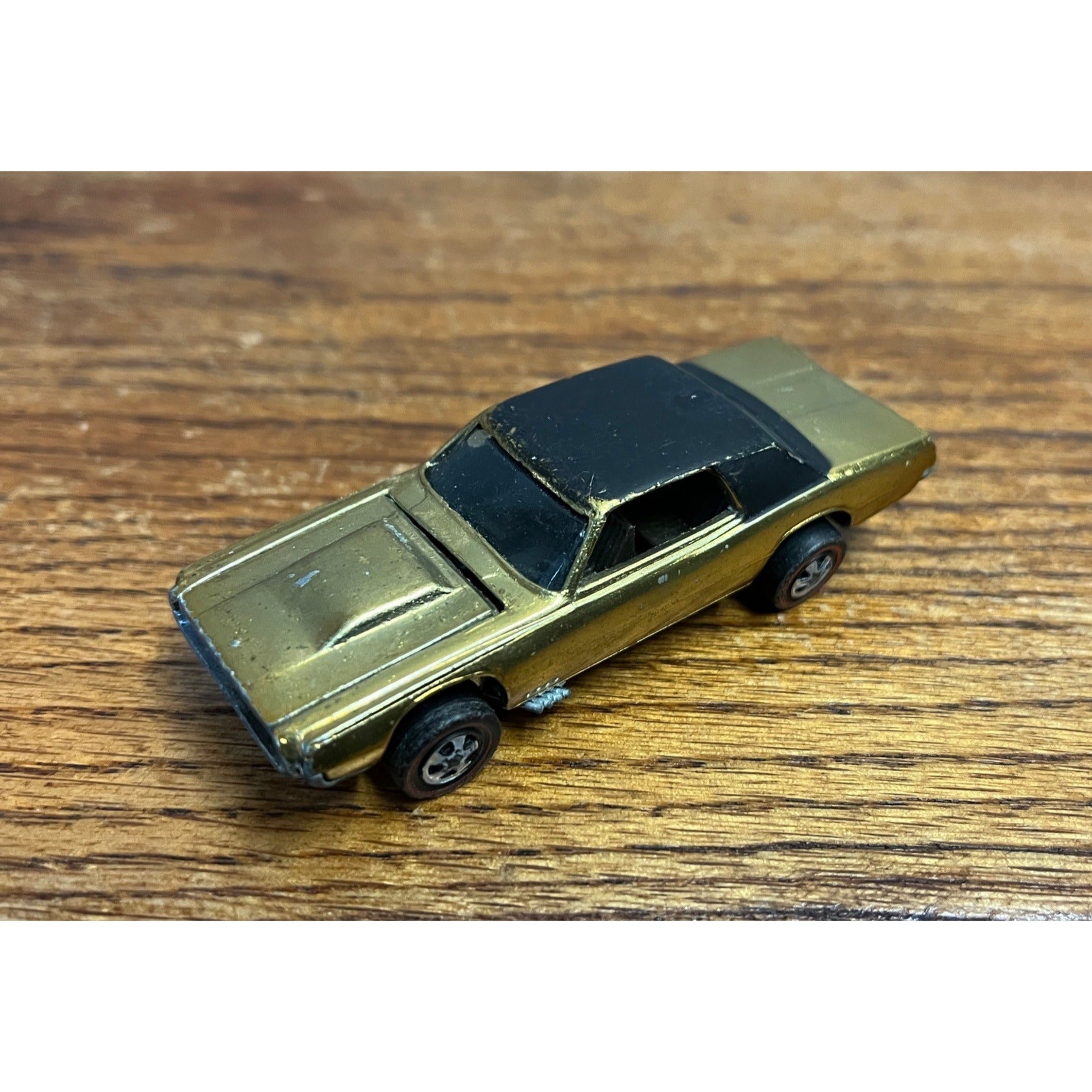 Vintage Hot Wheels Redline 1967 Custom T-Bird Metallic Gold -- NEAR MINT