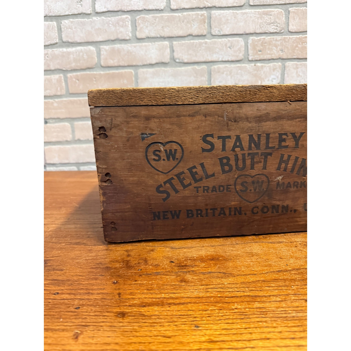 1920s Rustic Stanley Sweetheart Steel Butt Hinges Wooden Crate New Britain, Conn. Fond du Lac, Wisc. on Bottom