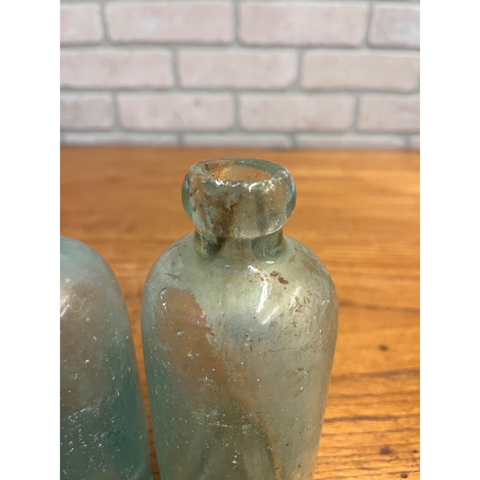 A.R. Nitz & Co Milwaukee Wisconsin Blob Top Hutchinson Soda Bottles Lot (2)