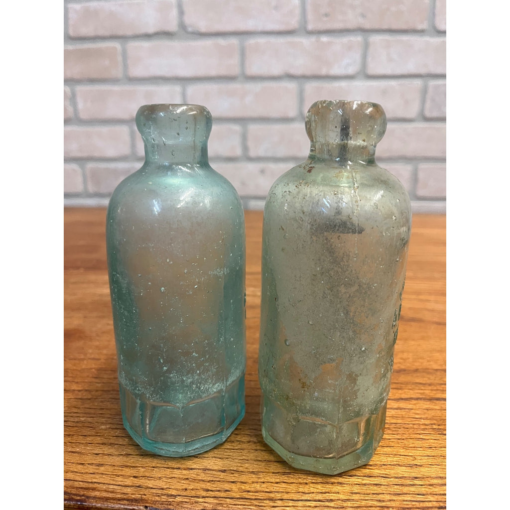 A.R. Nitz & Co Milwaukee Wisconsin Blob Top Hutchinson Soda Bottles Lot (2)
