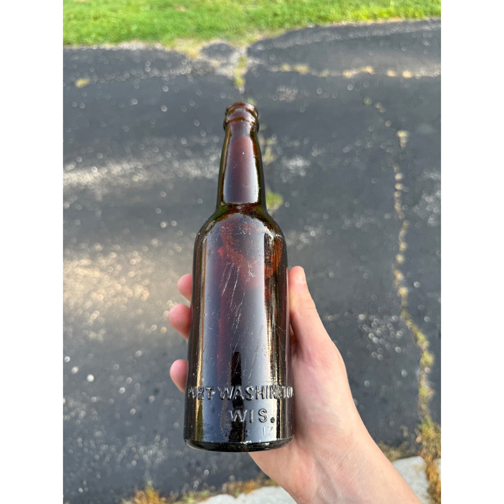 1910s Port Washington Wisconsin Amber Beer Bottle Embossed Brewing Co
