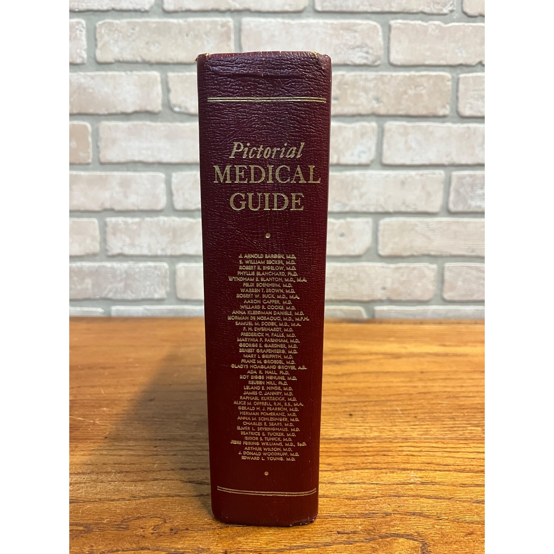 Vintage 1952 Pictorial Medical Guide Doctor Guide - Illustrated -- 776pgs