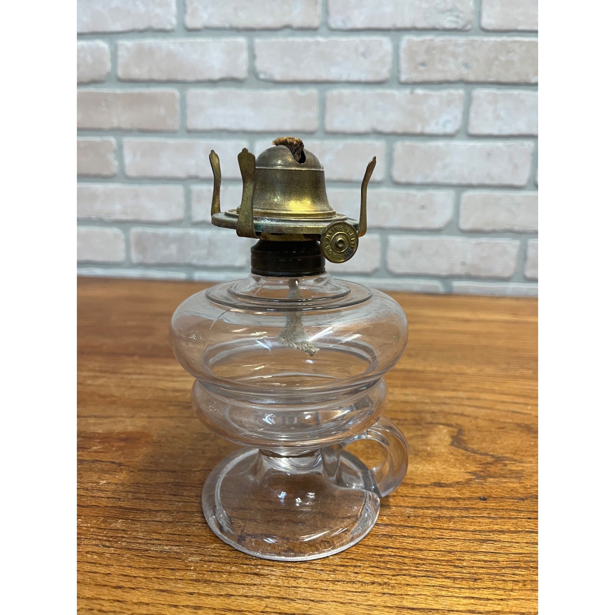 Antique Victorian EAPG Kerosene Oil Lamp 6.5" Finger Loop Fingerhold Farm