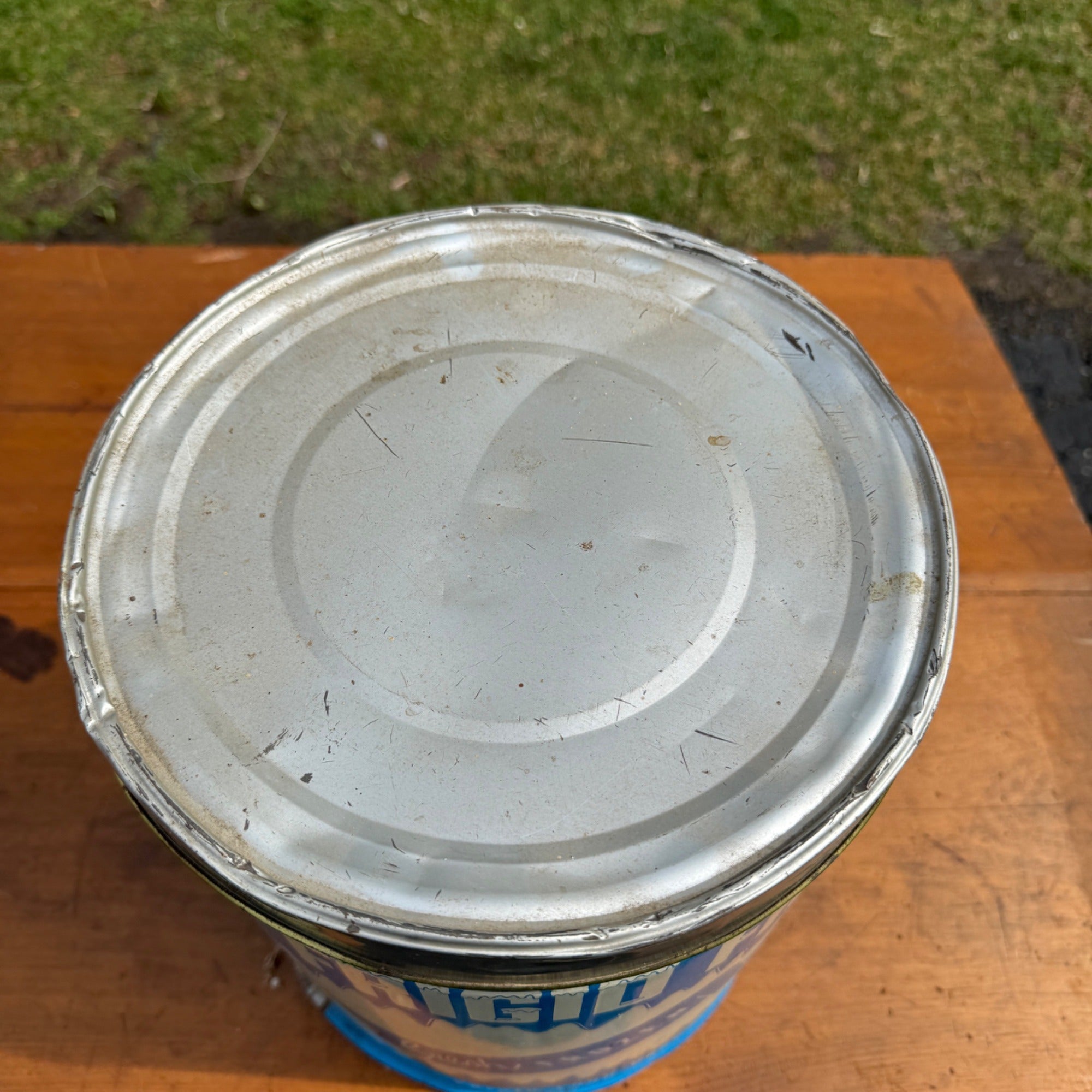 Vintage Frigid Fruits 10 lb. Blue And White Tin Can With Lid Detroit Michigan