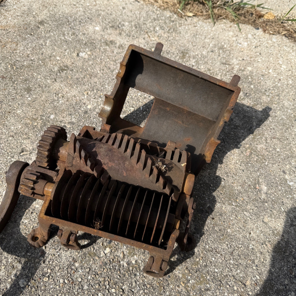 1859 Hand Crank Antique Cast Iron Bone/Meat Chopper Shredder Cutter Grinder
