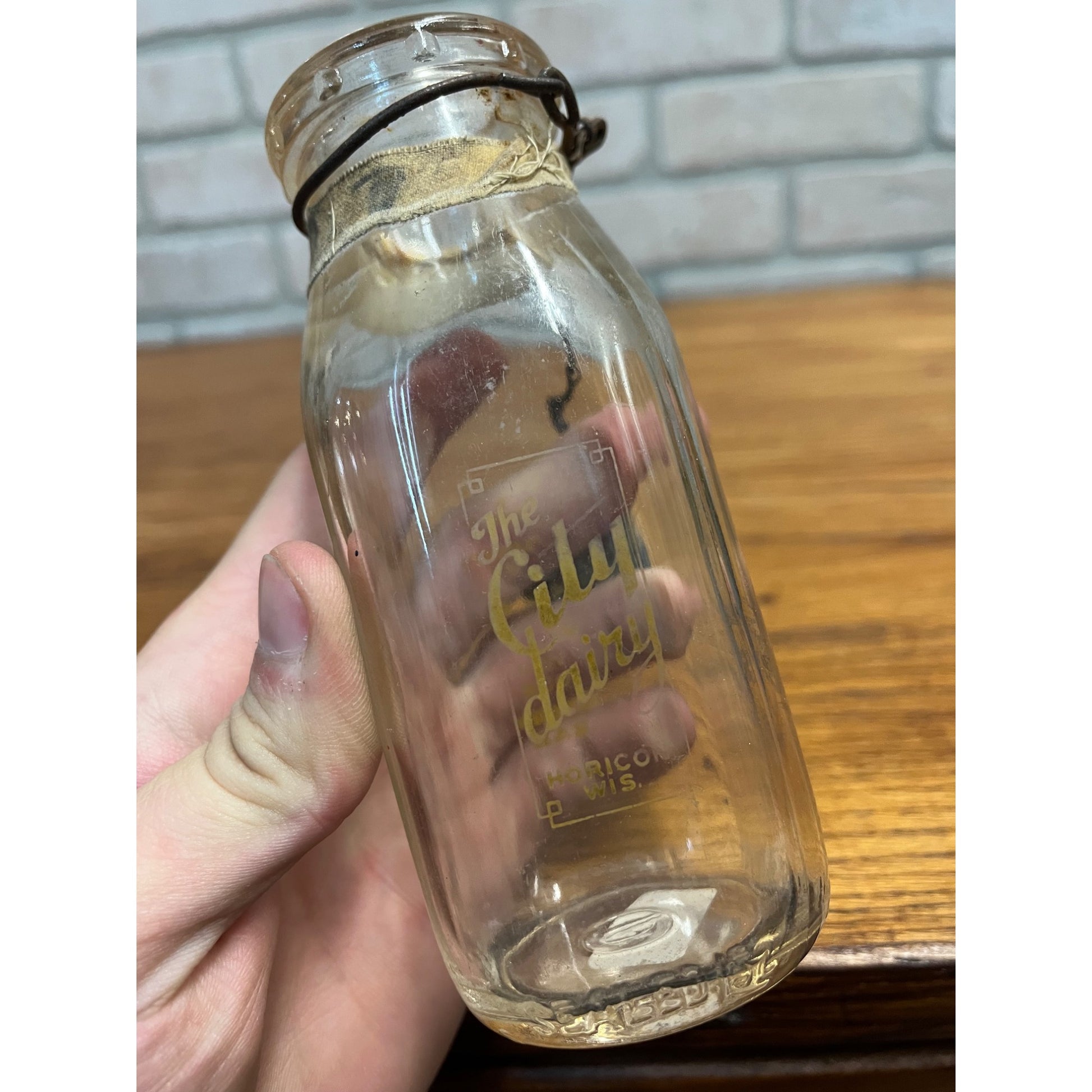 RARE Vintage The City Dairy Horicon Wisconsin Wis Half Pint Bottle WI