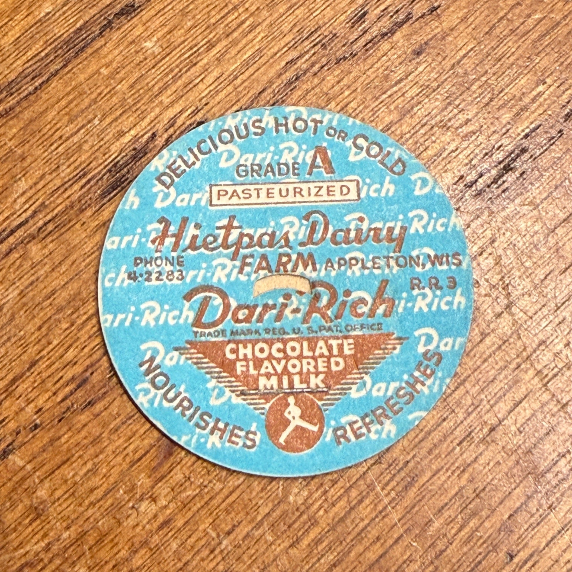Milk Bottle Cap - Hieptas Dairy - Appleton, (Wisconsin) Wis WI - Chocolate Dari-Rich