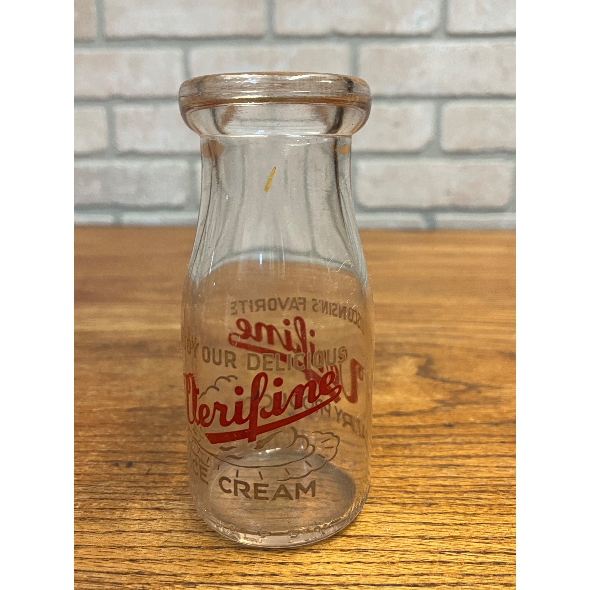 Vintage Verifine Dairy Half Pint Ice Cream Milk Bottle ACL Wisconsin Wis WI