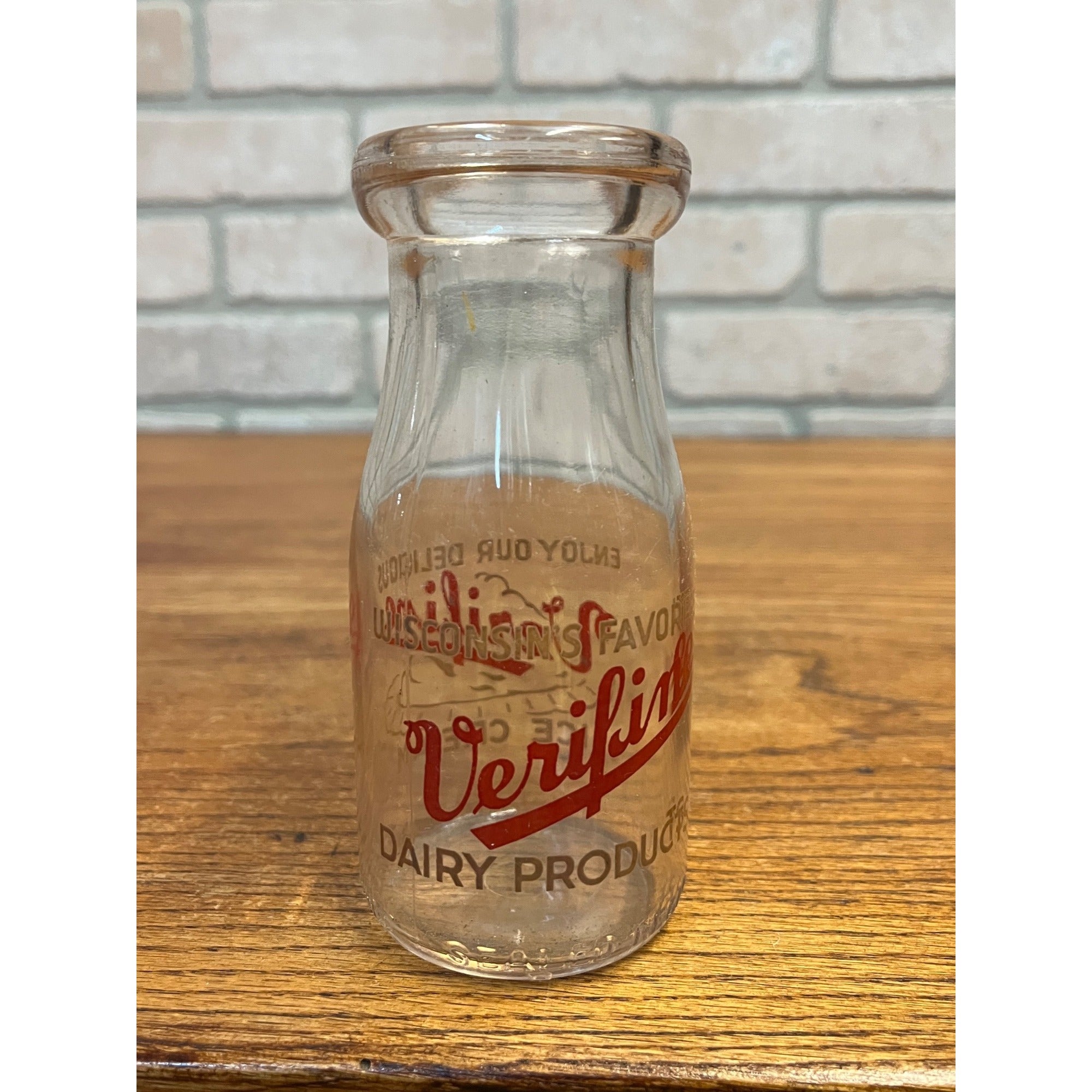 Vintage Verifine Dairy Half Pint Ice Cream Milk Bottle ACL Wisconsin Wis WI
