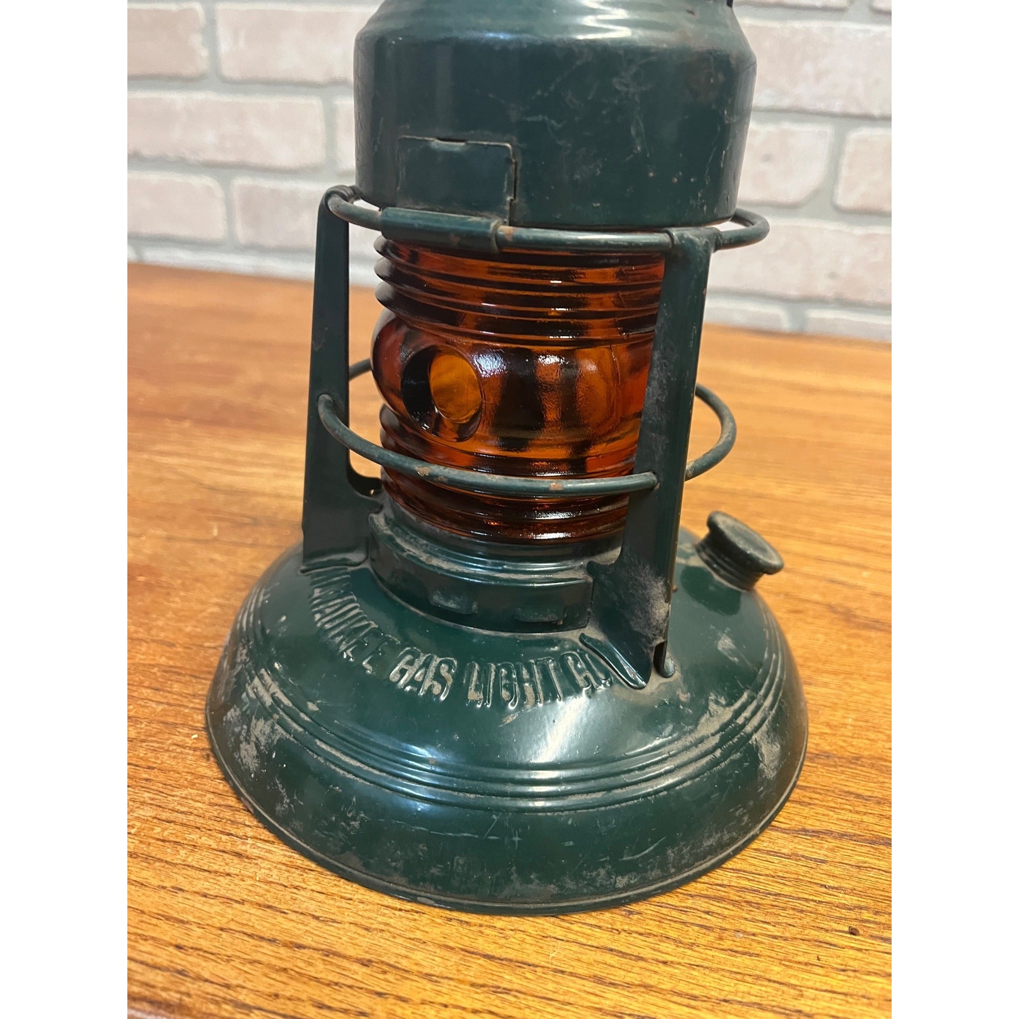Vintage Dietz No 40. Milwaukee Gas Light Co Amber Traffic Railroad Lantern Green