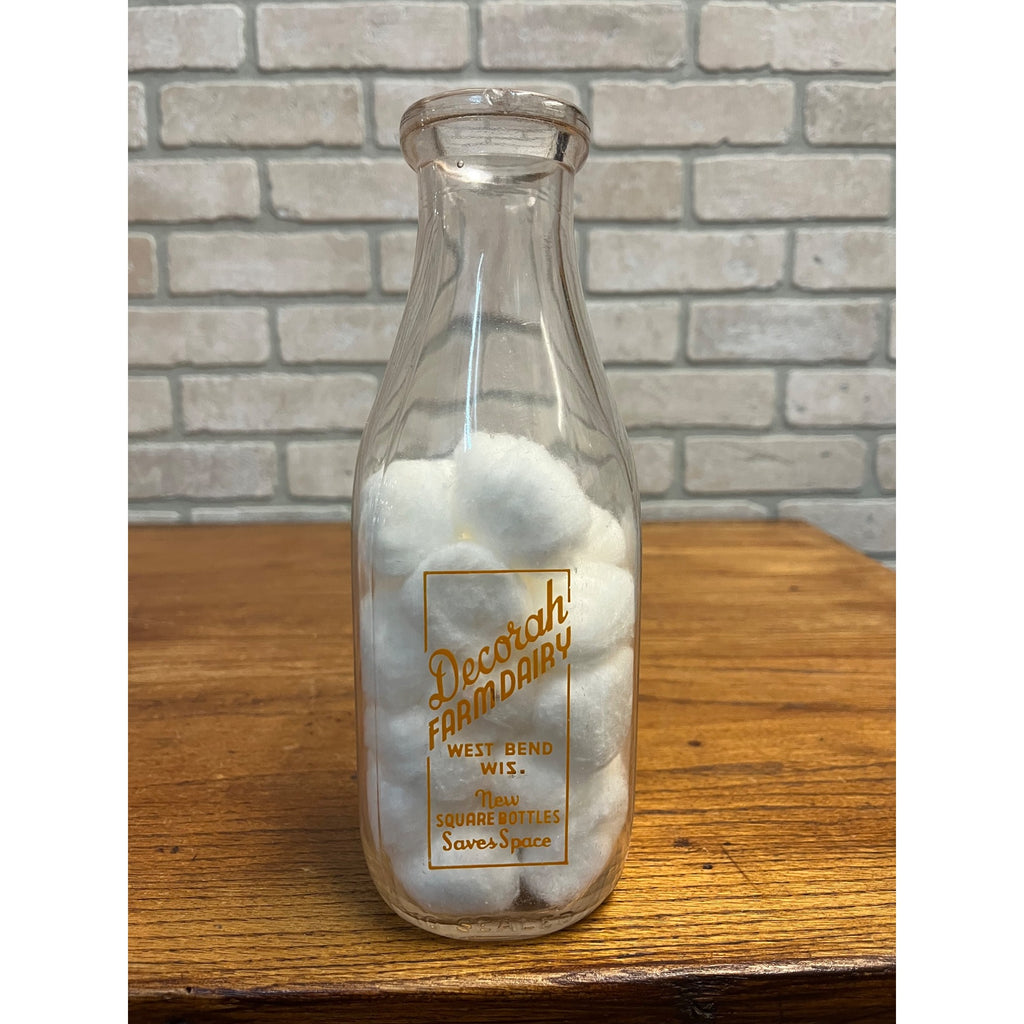 Vintage Decorah Dairy West Bend Wisconsin TSPQ Milk Bottle Quart WI Wis