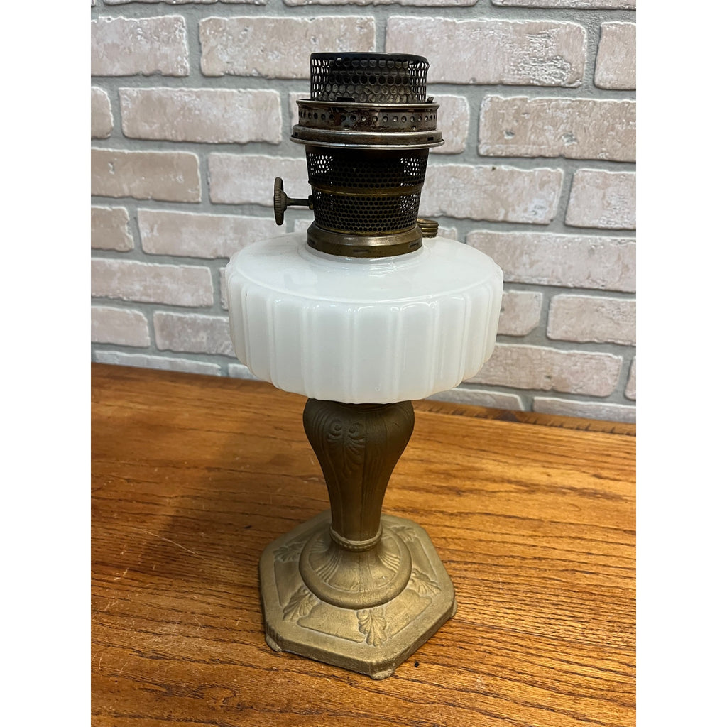 Aladdin Majestic White Moonstone Oil Lamp w/ NuType Model B Burner