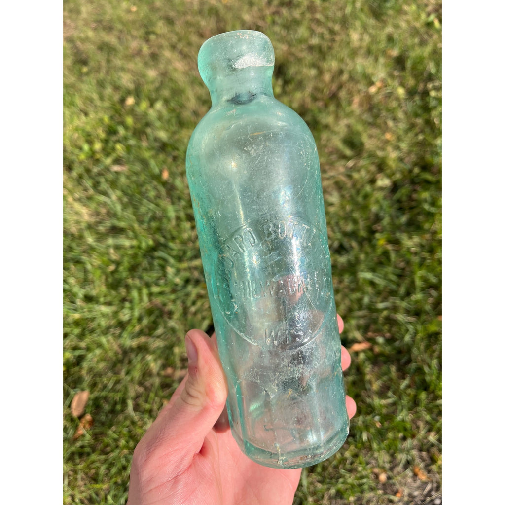 Standard Bottling Co. c1890s Milwaukee Wis Clear Soda Bottle Blob Top Hutchinson