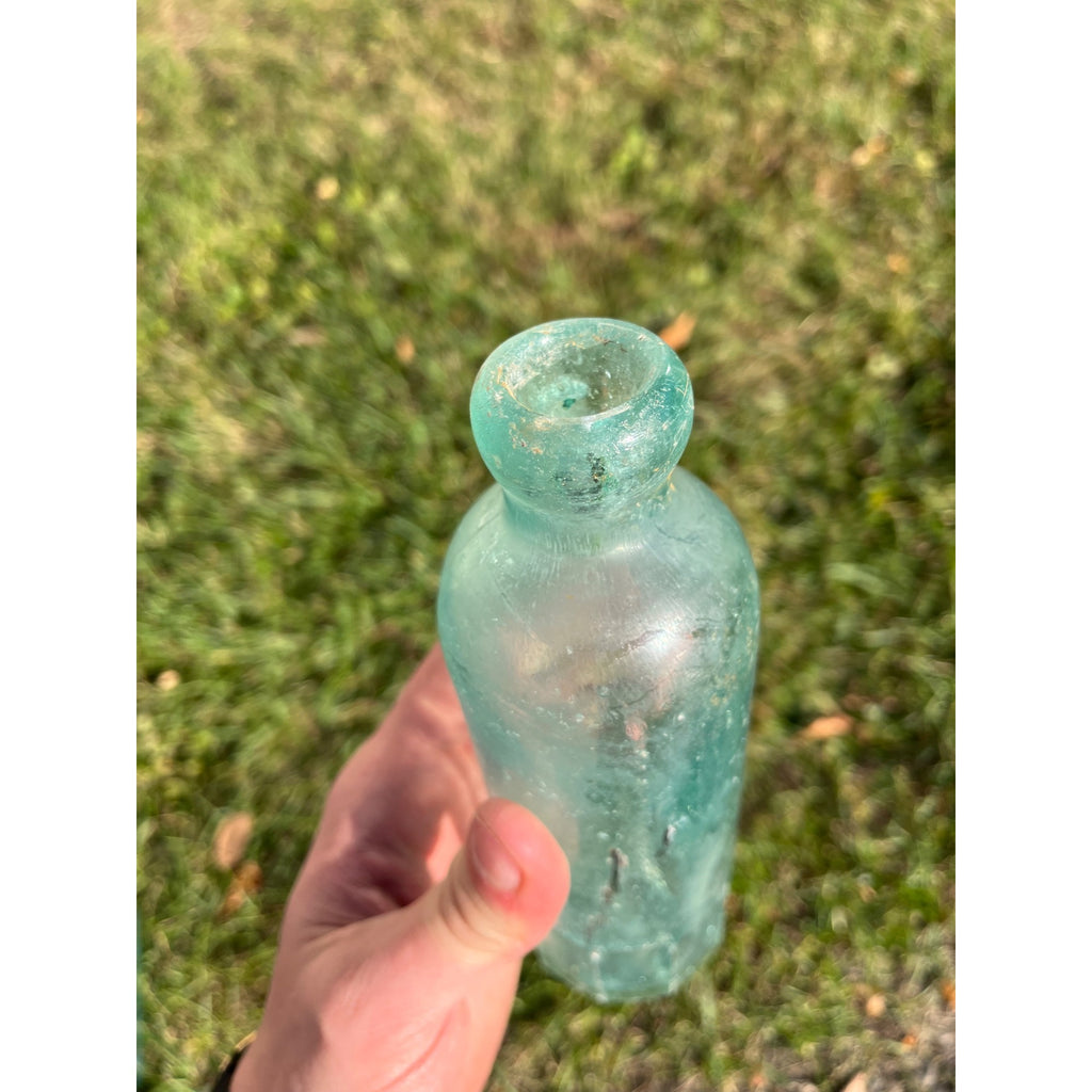 Standard Bottling Co. c1890s Milwaukee Wis Clear Soda Bottle Blob Top Hutchinson