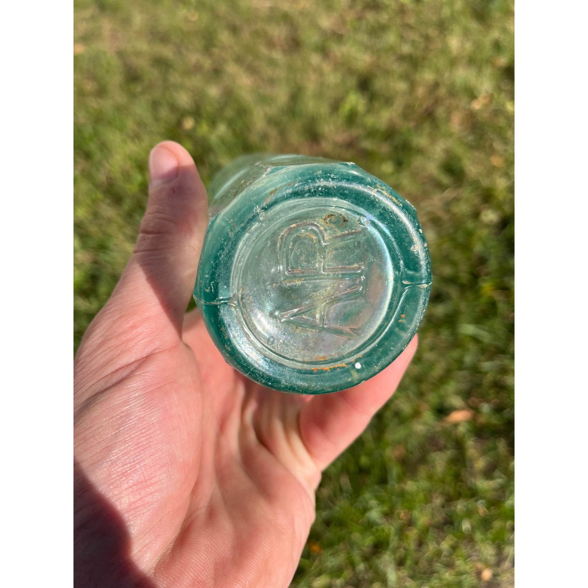 Standard Bottling Co. c1890s Milwaukee Wis Clear Soda Bottle Blob Top Hutchinson