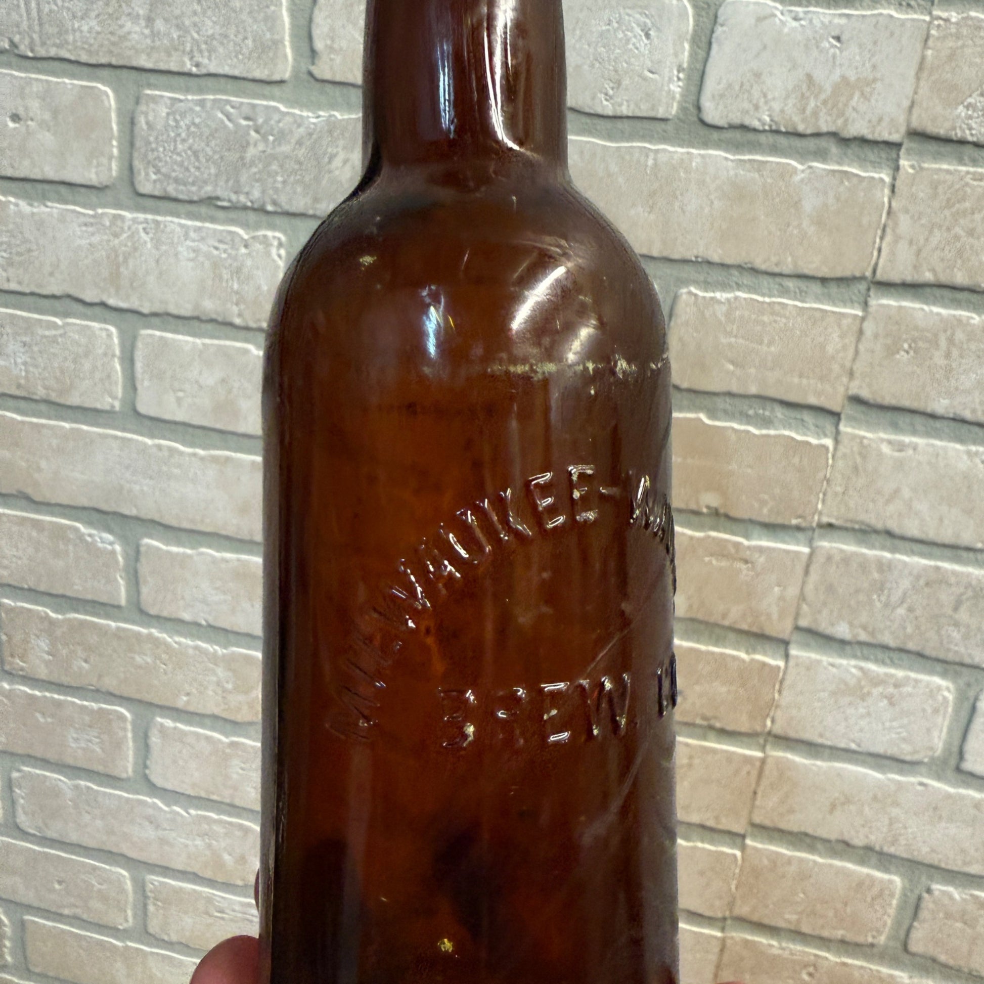 Vintage Pre-Pro Milwaukee Waukesha Brew Co. Embossed Beer Bottle Wisconsin 12oz