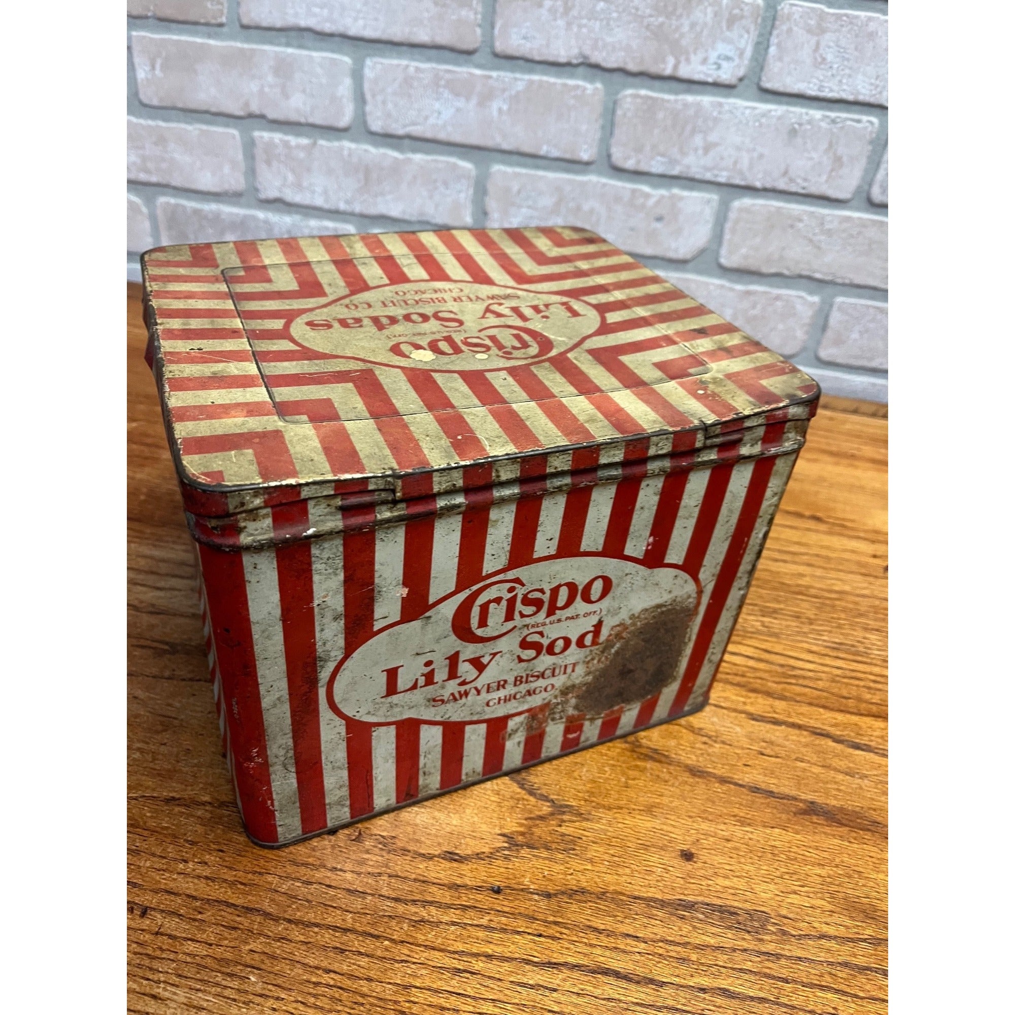 Antique Crispo Lilly Sodas Tin Advertising Box Sawyer Biscuit Patriotic Red