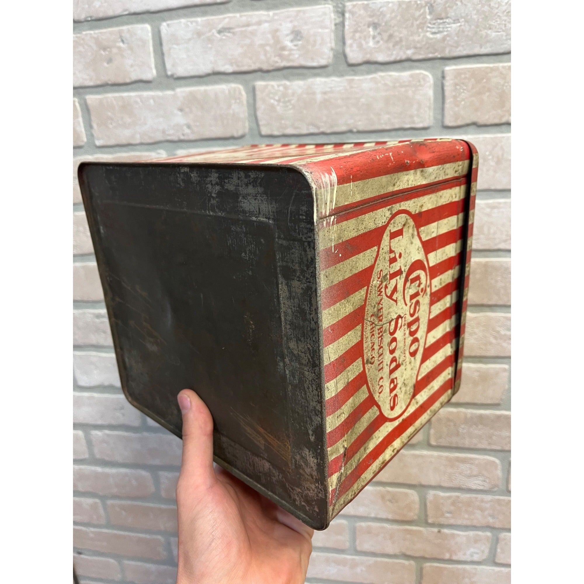 Antique Crispo Lilly Sodas Tin Advertising Box Sawyer Biscuit Patriotic Red