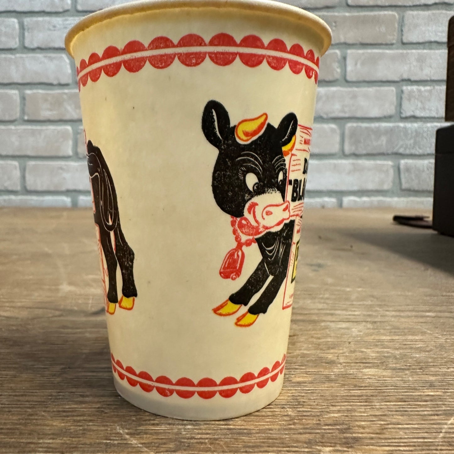 VINTAGE DAD'S ROOT BEER BLACK COW ADVERTISING WAX PAPER CUP