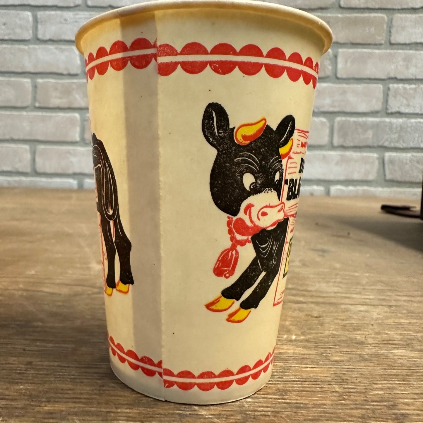 VINTAGE DAD'S ROOT BEER BLACK COW ADVERTISING WAX PAPER CUP