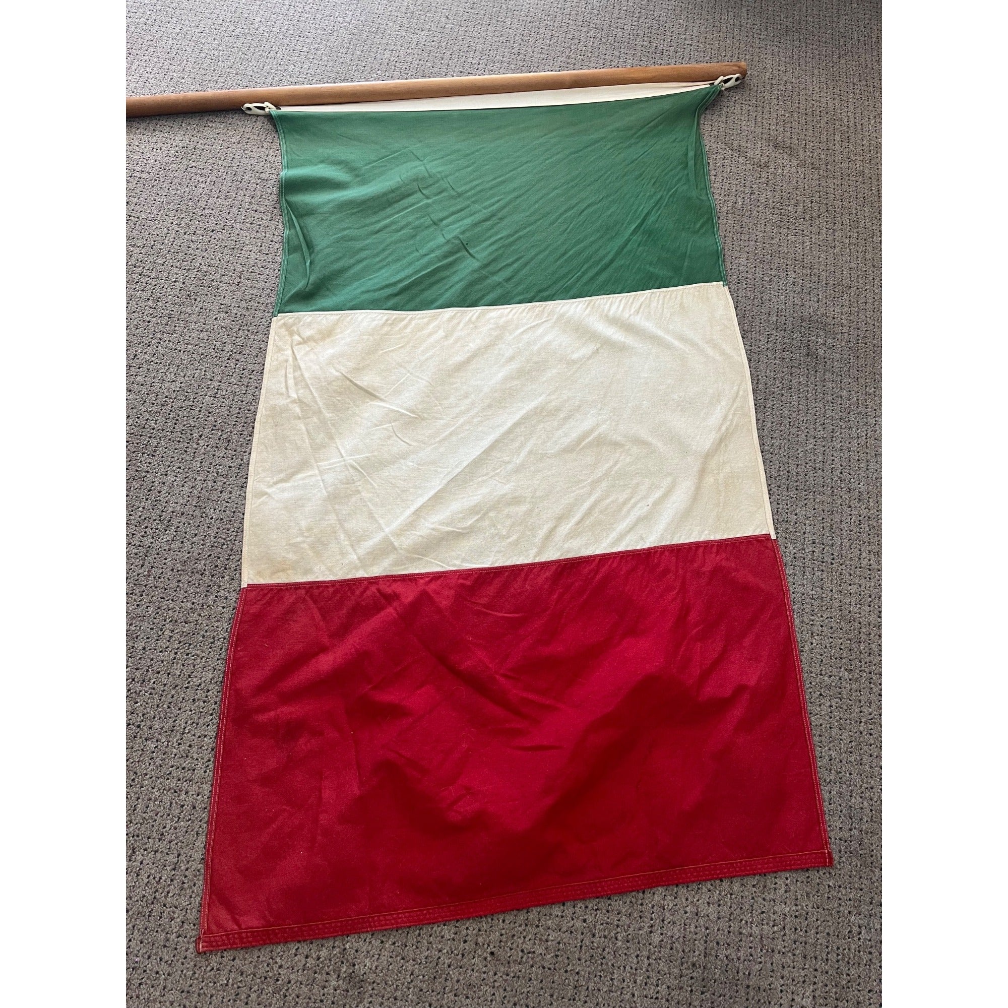 Vintage 1970s Italy 3' x 5' Bulldog Flag 100% Cotton Bunting - Used