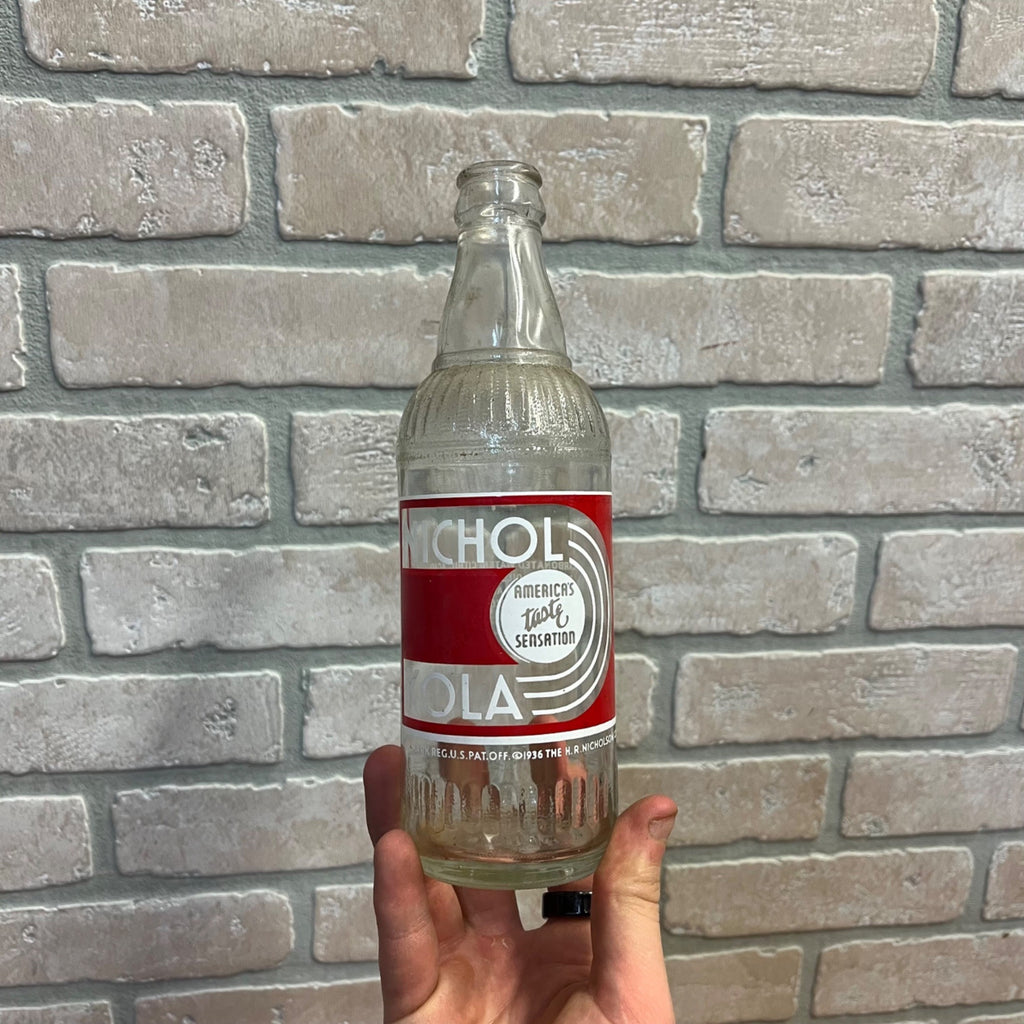 Vintage NICHOL KOLA ACL Soda Bottle, Milwaukee WA Excellent Condition 12 oz