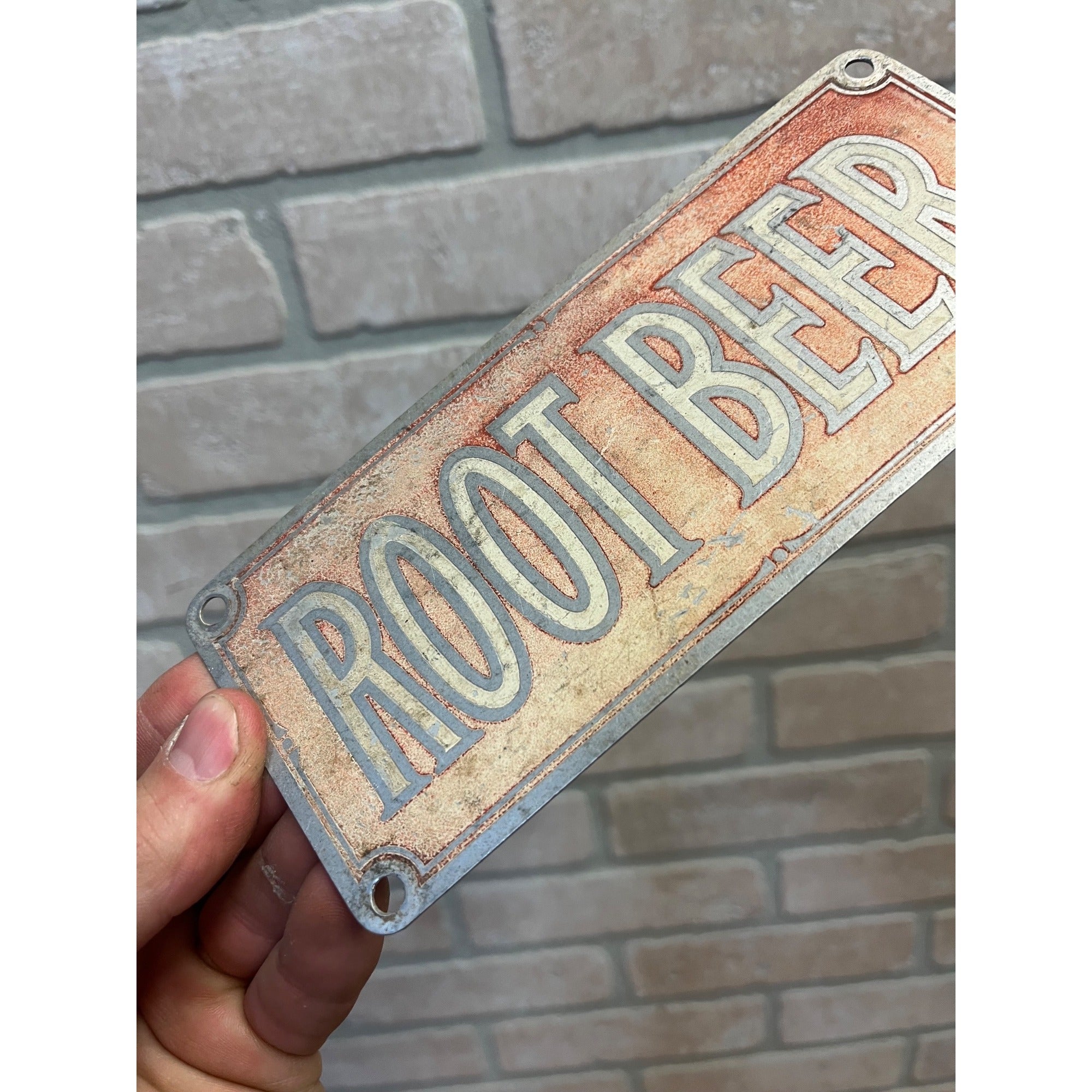 Vintage Root Beer Soda Fountain Dispenser Advertising Barrel Emblem Sign Badge