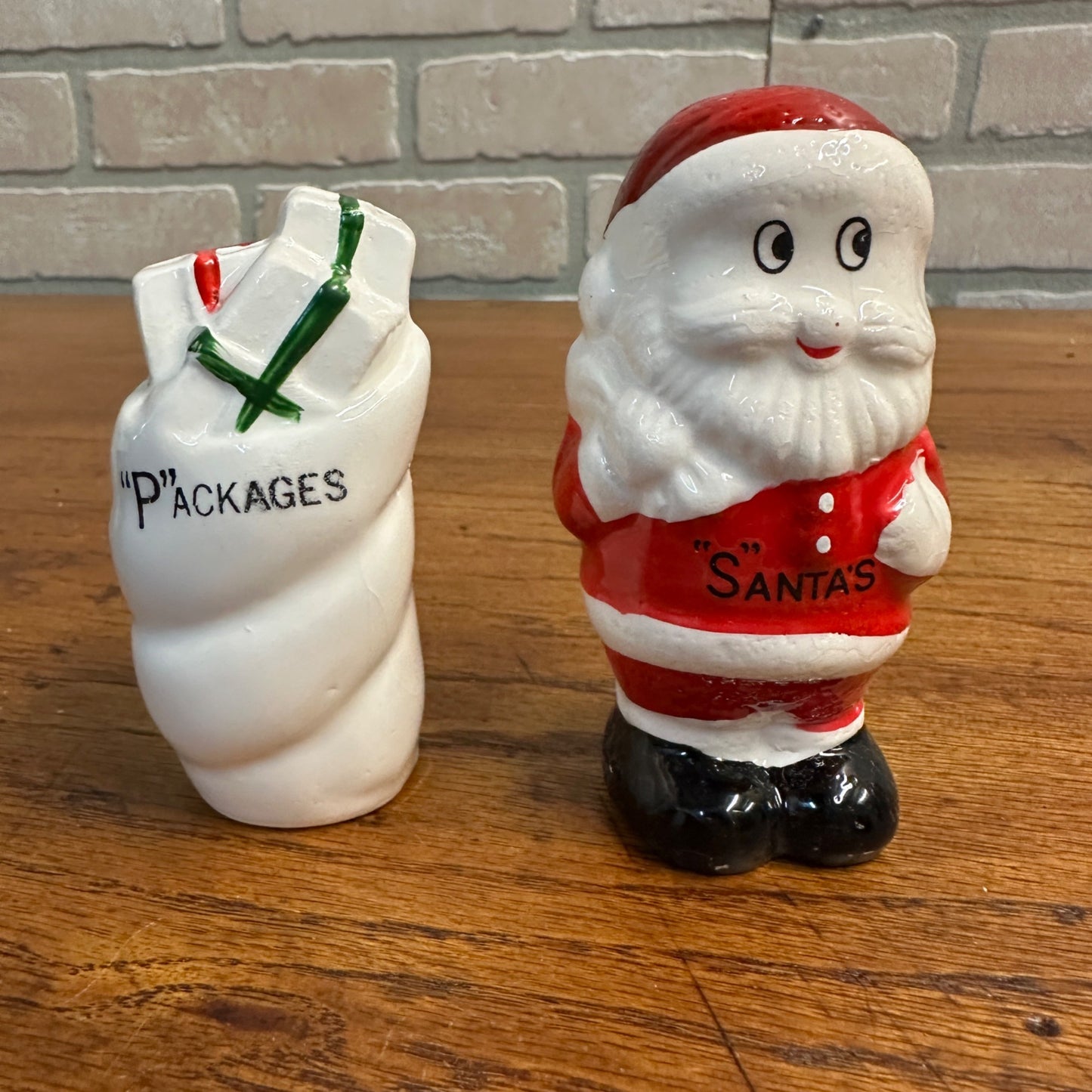 Vintage Santa & Packages Salt And Pepper Shaker MCM Kitchy NOS w/ Box