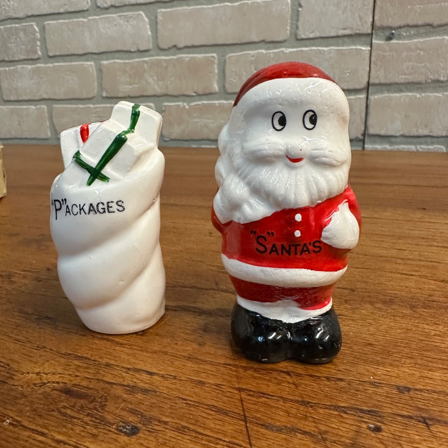 Vintage Santa & Packages Salt And Pepper Shaker MCM Kitchy NOS w/ Box