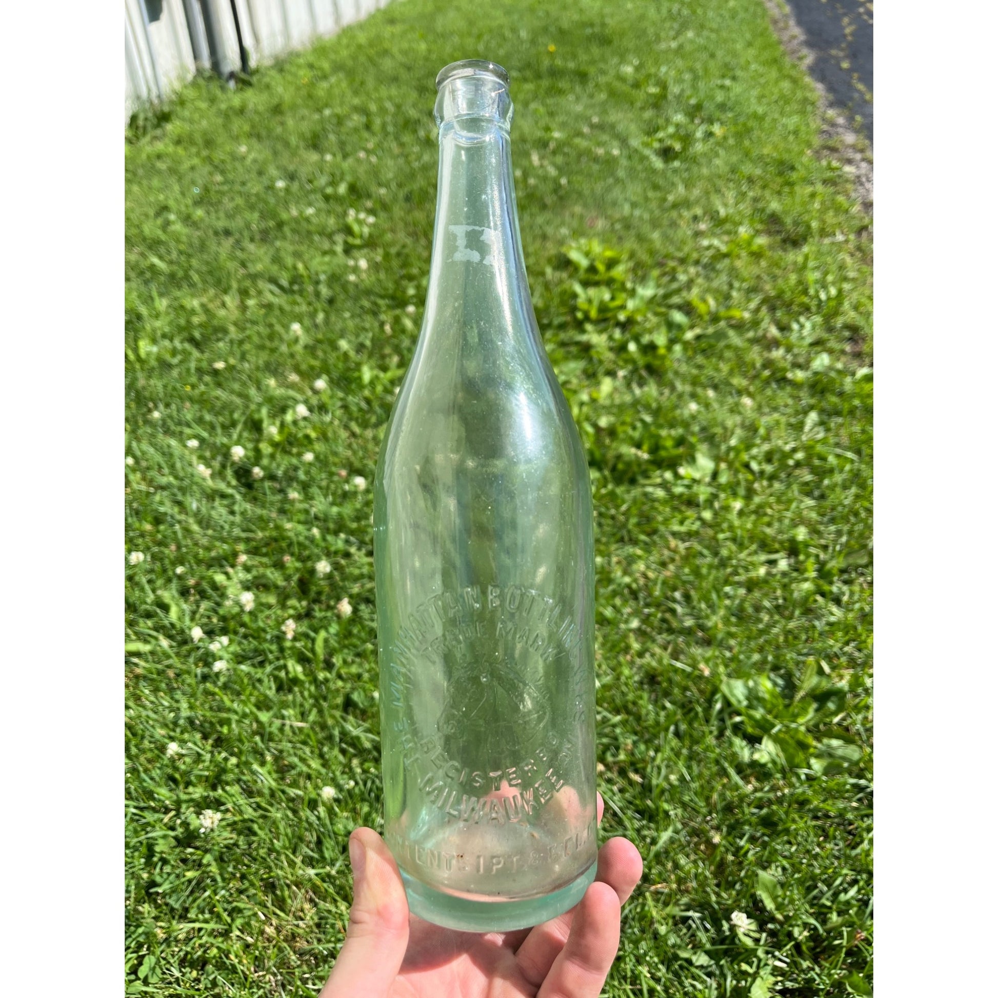 Vintage Manhattan Bottling Works Milwaukee Wis Quart Bottle Wisconsin Horse