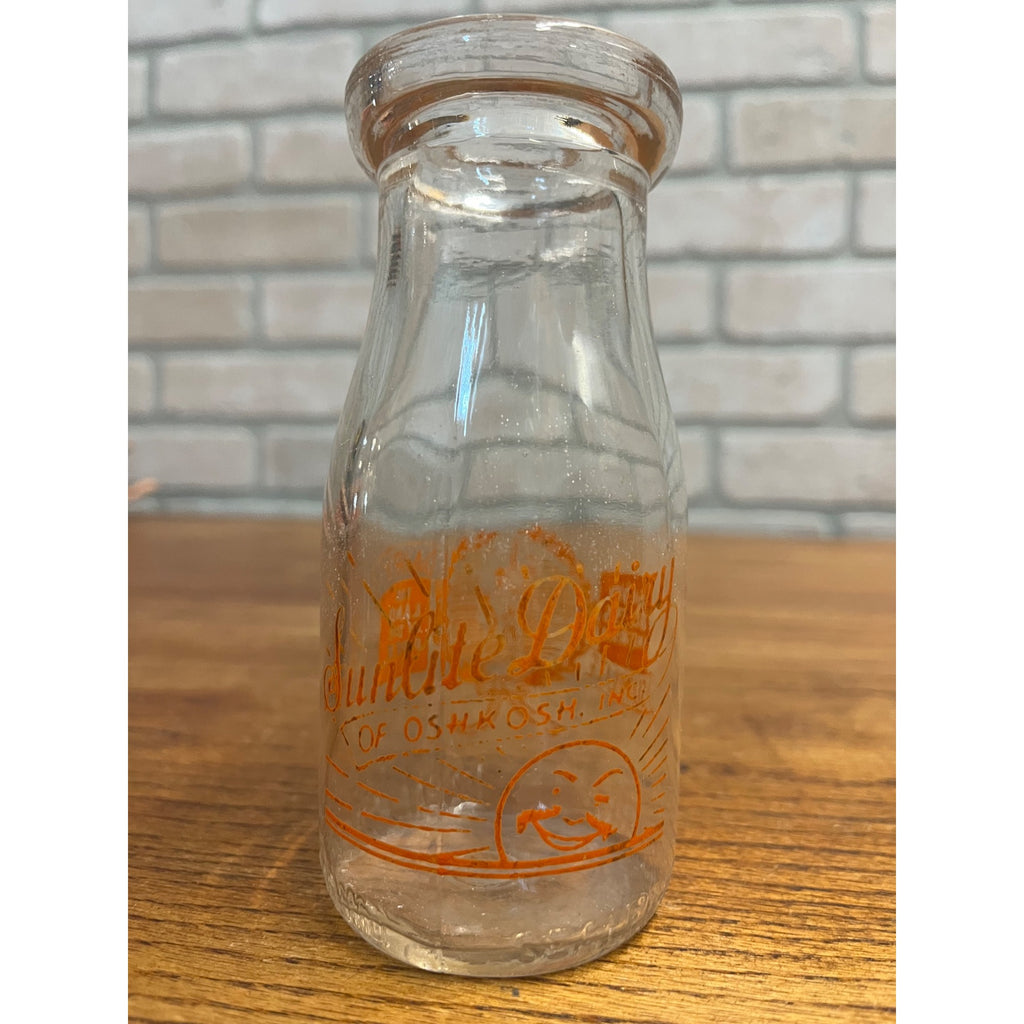 Vintage Sunlite Dairy Glass Milk Bottle Oshkosh Wisconsin WI Wis HALF PINT