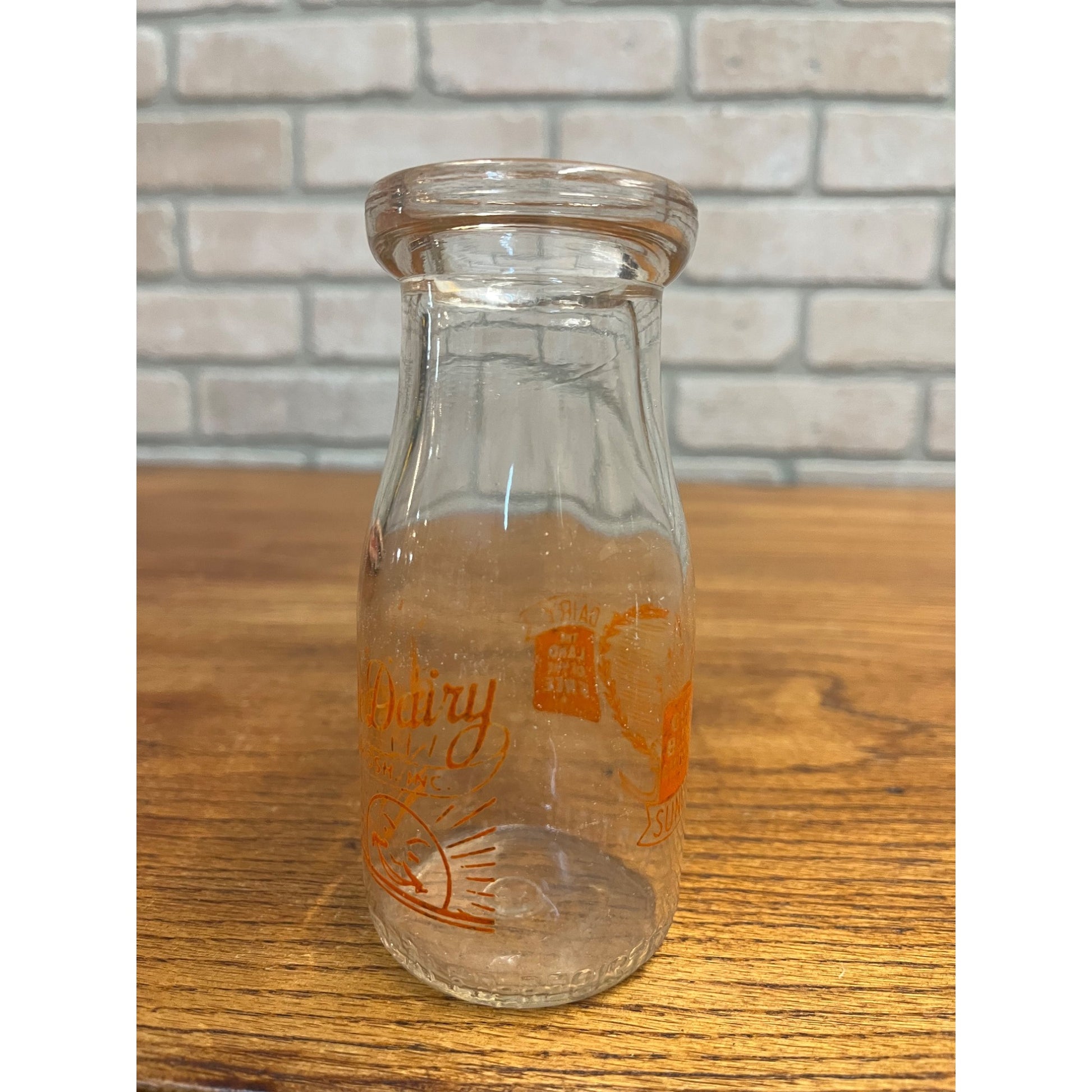 Vintage Sunlite Dairy Glass Milk Bottle Oshkosh Wisconsin WI Wis HALF PINT