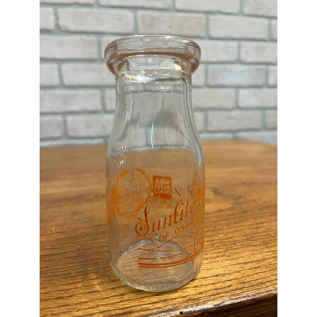 Vintage Sunlite Dairy Glass Milk Bottle Oshkosh Wisconsin WI Wis HALF PINT