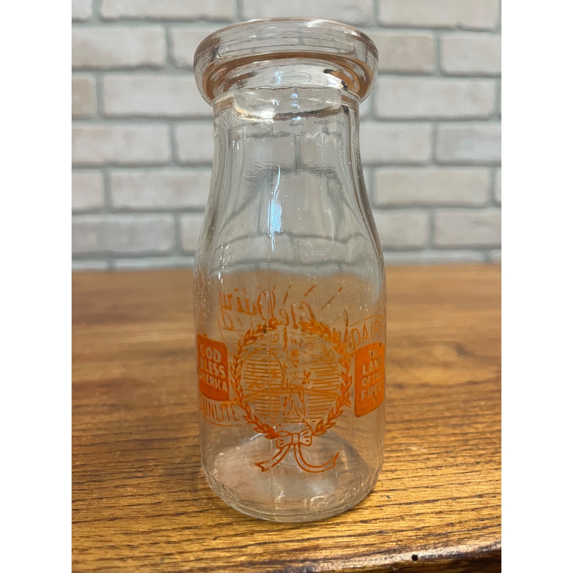 Vintage Sunlite Dairy Glass Milk Bottle Oshkosh Wisconsin WI Wis HALF PINT