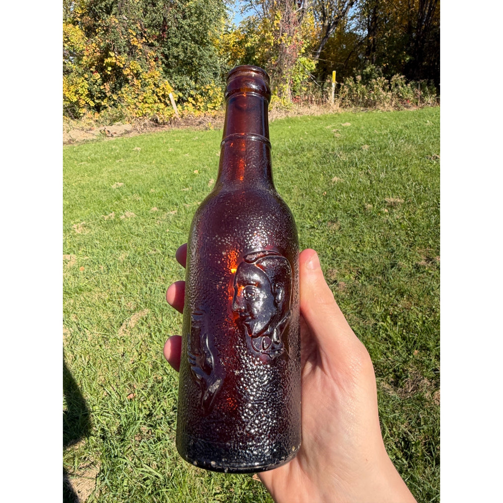 Vintage Genuine Ginger Beer Old English Embossed Amber Soda Bottle w Man Holding