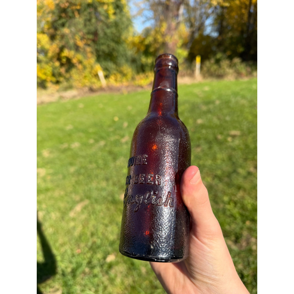 Vintage Genuine Ginger Beer Old English Embossed Amber Soda Bottle w Man Holding
