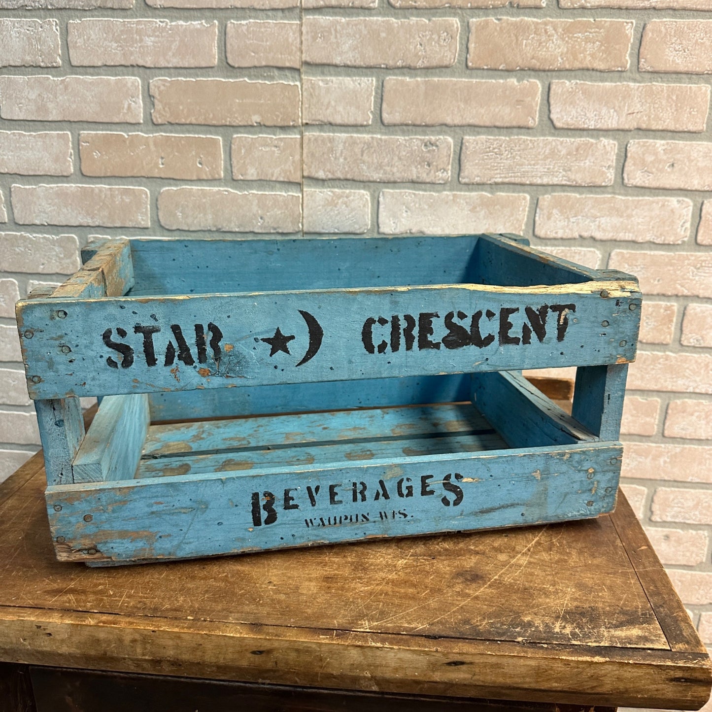 Vintage Blue Star & Crescent Waupun Wis Soda Crate Case Wisconsin