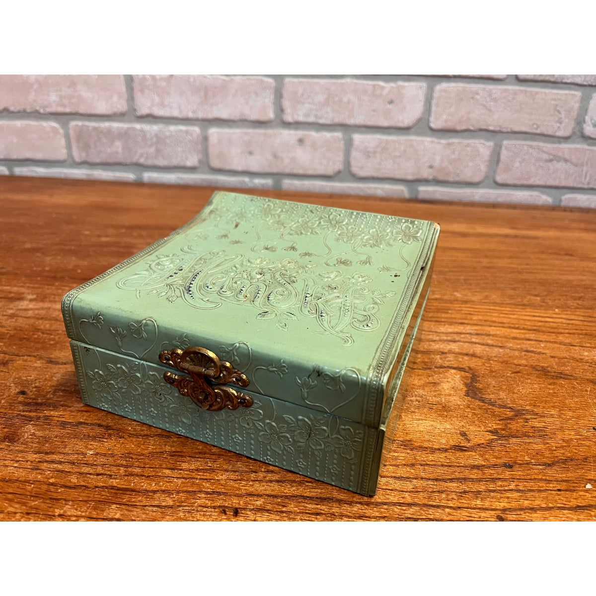 Antique Vintage Celluloid Hankies Dresser Box Light Green Handkerchiefs Victorian
