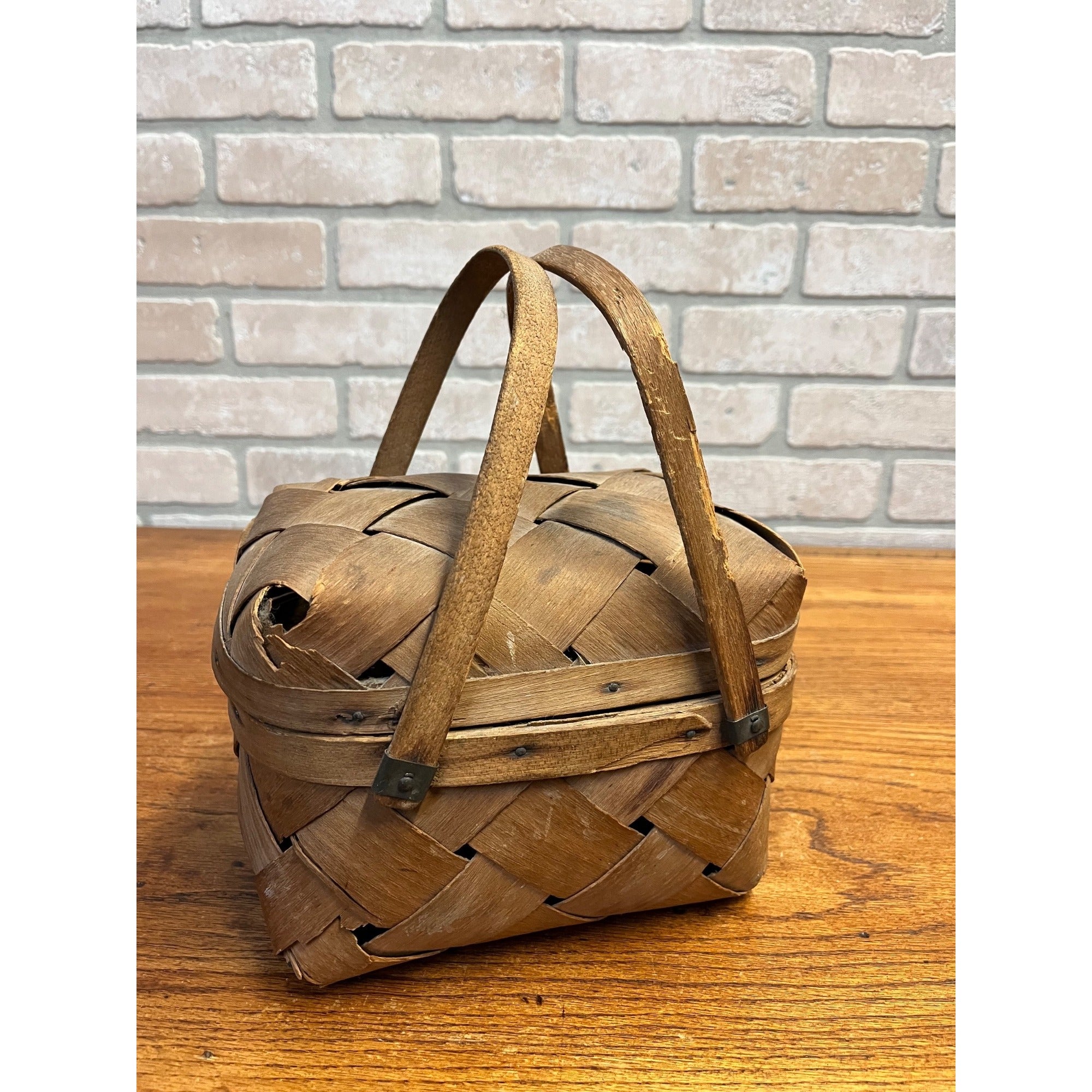 Early Primitive Splint Wood Woven Berry Basket w/ handles Hinged Covered